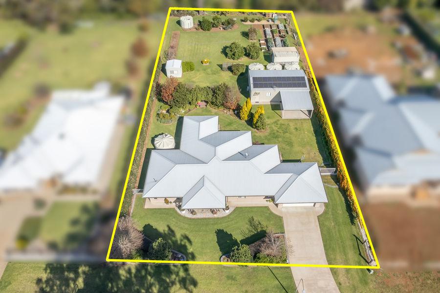 15 BASS ST, CABARLAH, QLD 4352