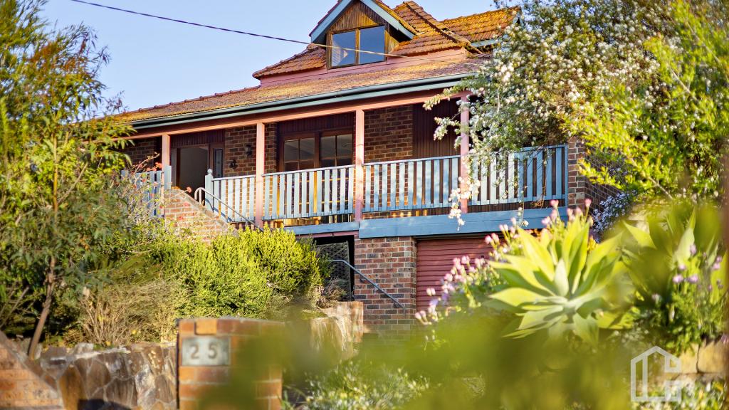 25 Cooroy Cres, Yellow Rock, NSW 2777