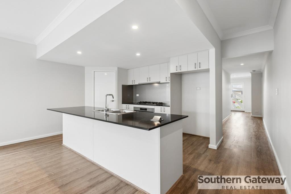 4 St Pierre Turn, Piara Waters, WA 6112