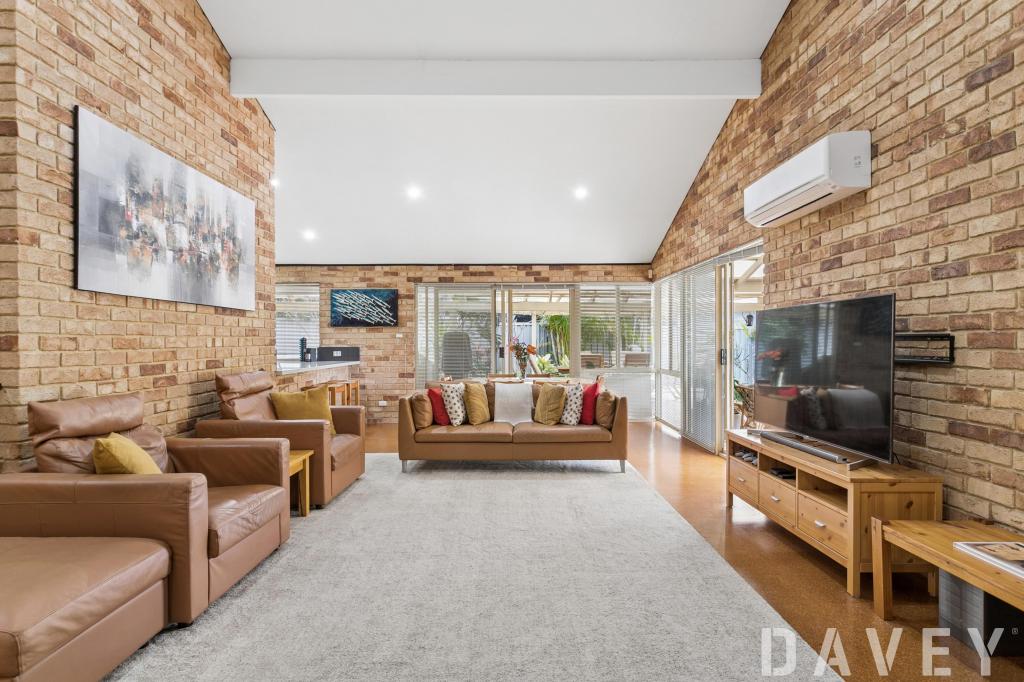 19 Hayfield Way, Duncraig, WA 6023