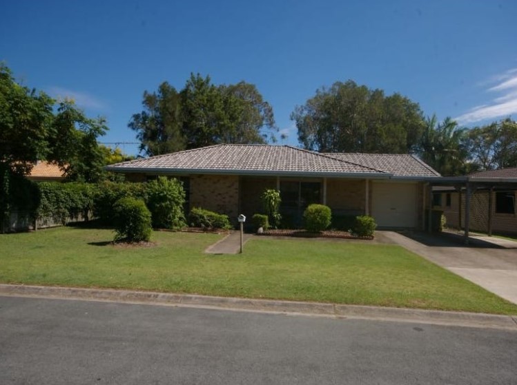 15 Gretel Dr, Beachmere, QLD 4510