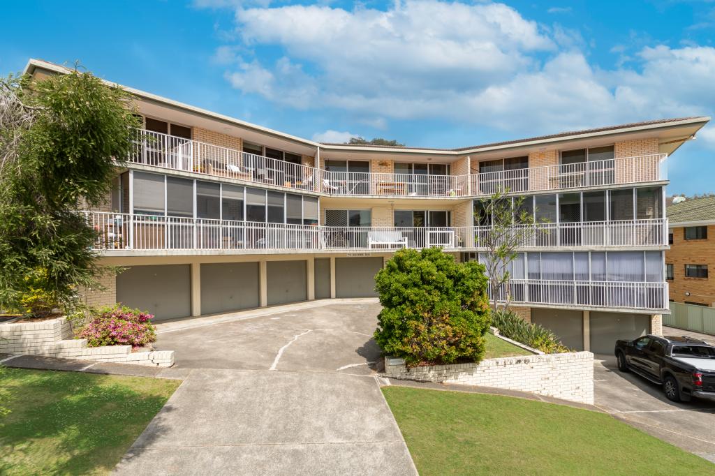 2/2 Stanley St, Burleigh Heads, QLD 4220