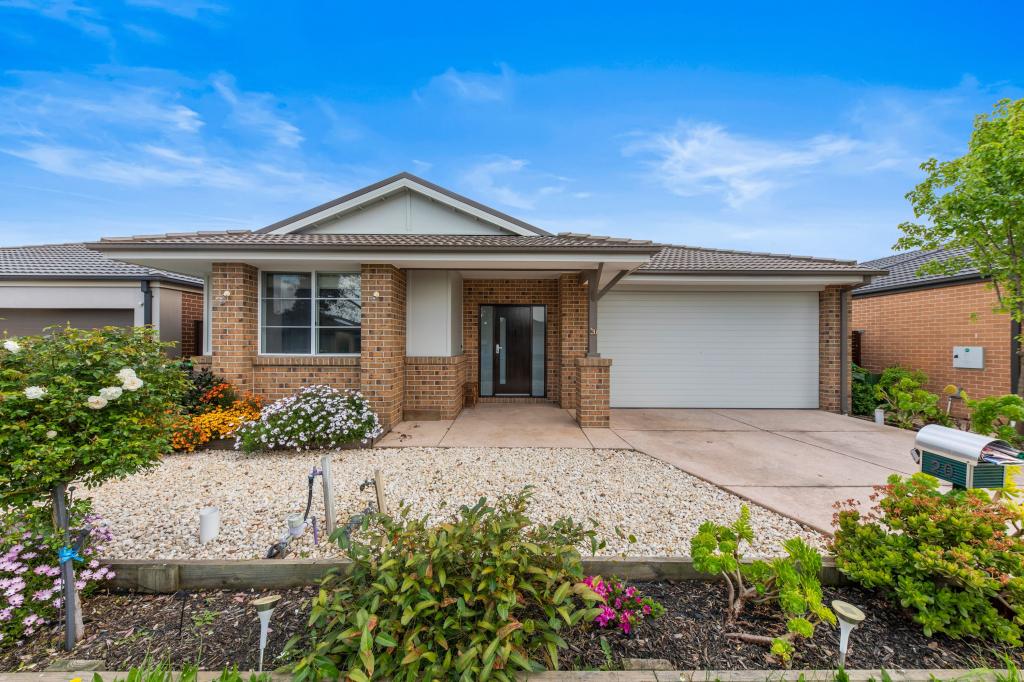 20 Lotus St, Pakenham, VIC 3810