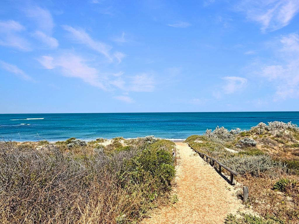99 North Shore Dr, Dongara, WA 6525
