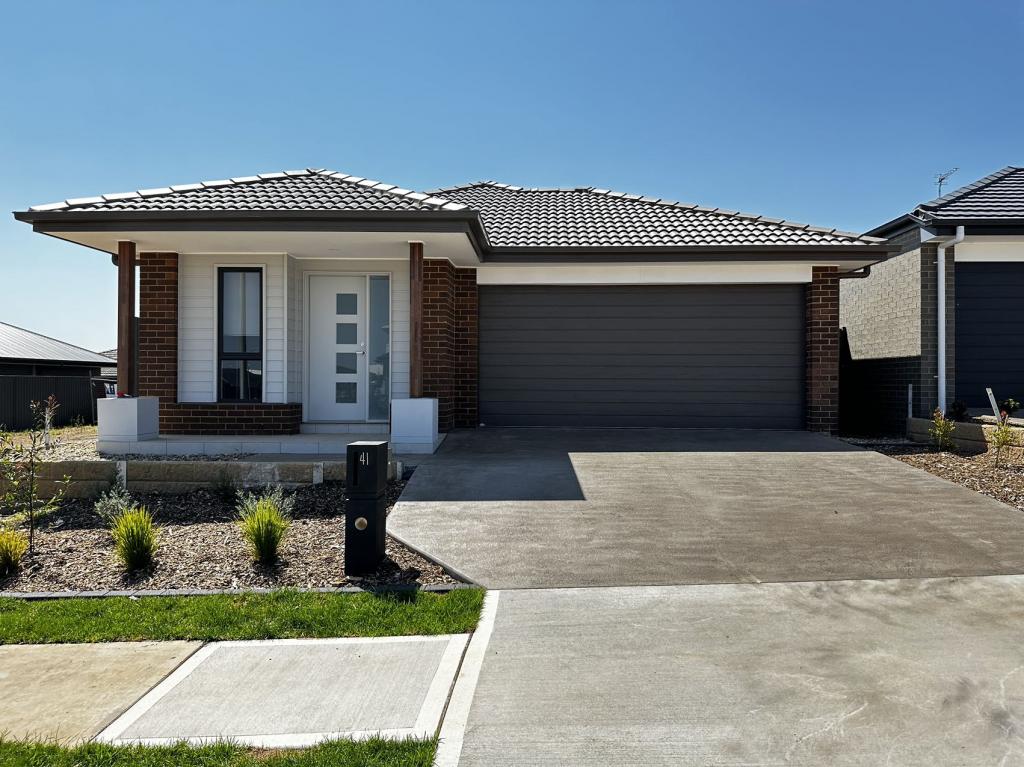 41 Melton Cct, Gregory Hills, NSW 2557