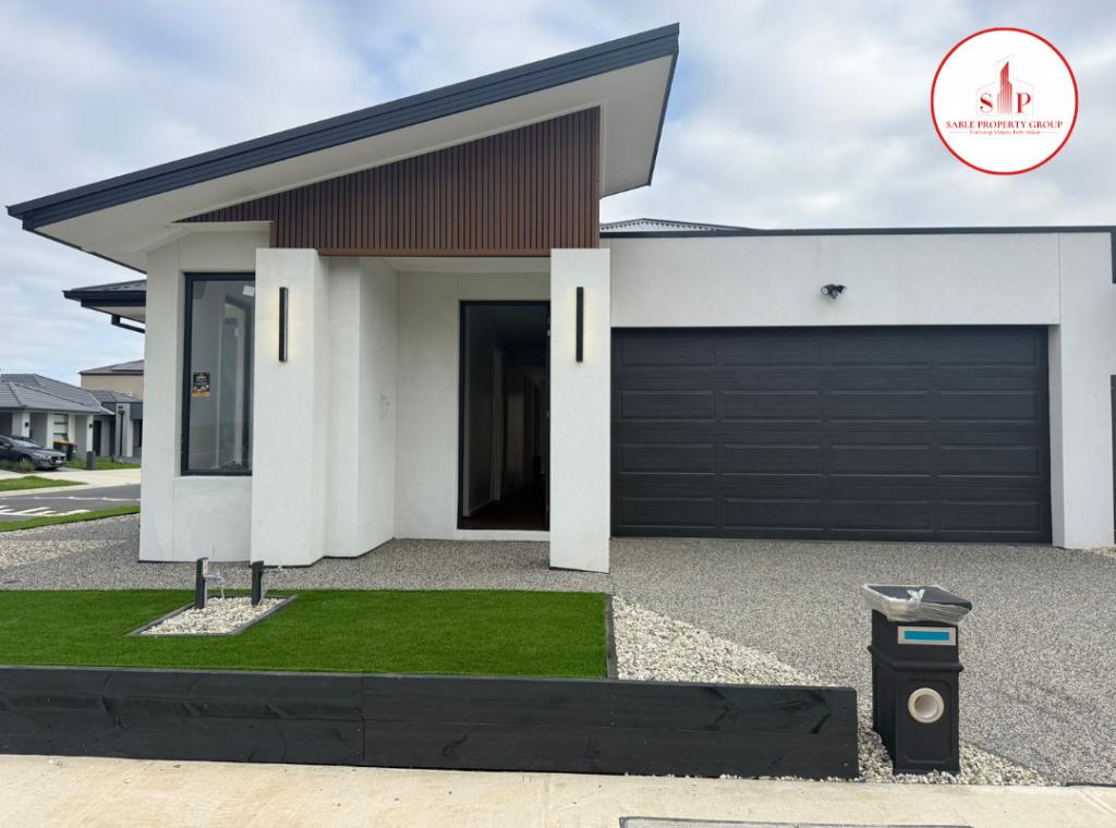 78 BROADWAY ST, BERWICK, VIC 3806