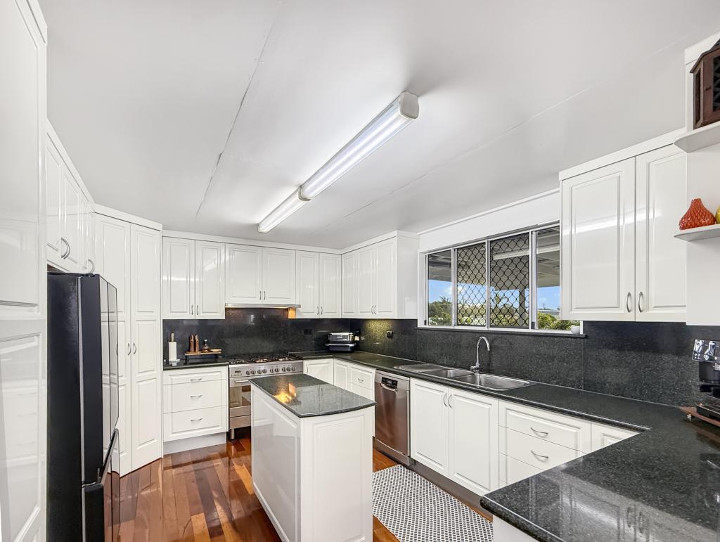 2 CARLTON ST, POINT VERNON, QLD 4655