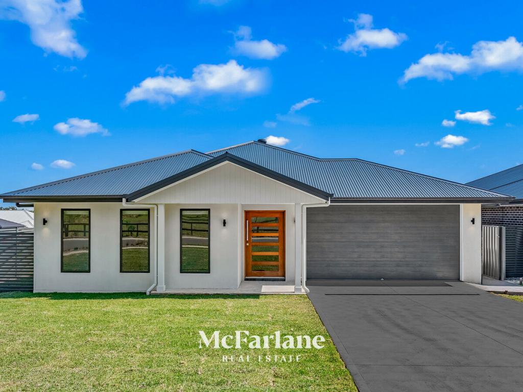 82 MACADAMIA CCT, MEDOWIE, NSW 2318