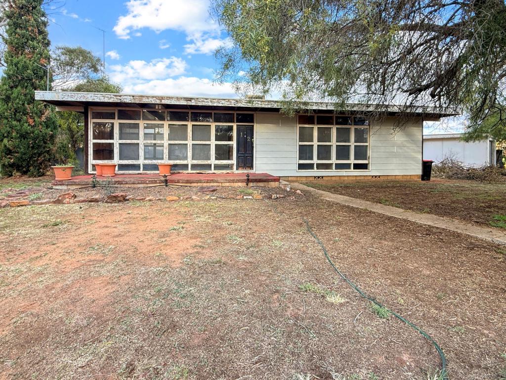 12 Elberta St, Leeton, NSW 2705