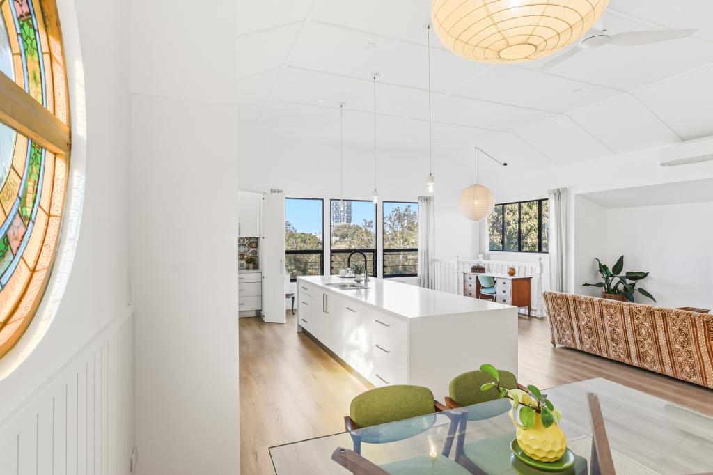 19 Kerr Ave, Southport, QLD 4215