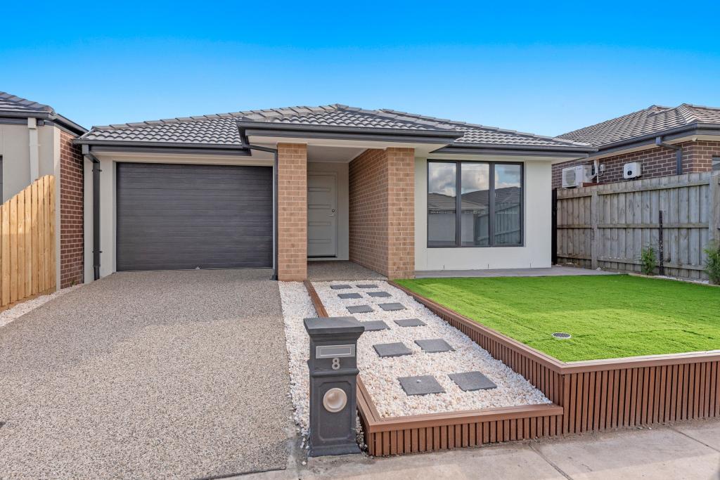 8 ANDY LANE, CRANBOURNE EAST, VIC 3977