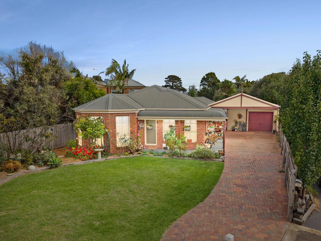 72 Koroneos Dr, Werribee South, VIC 3030