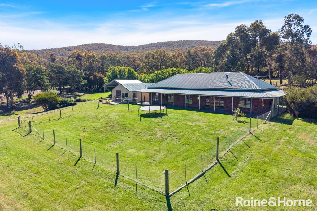 90 Royal Pde, Riddells Creek, VIC 3431