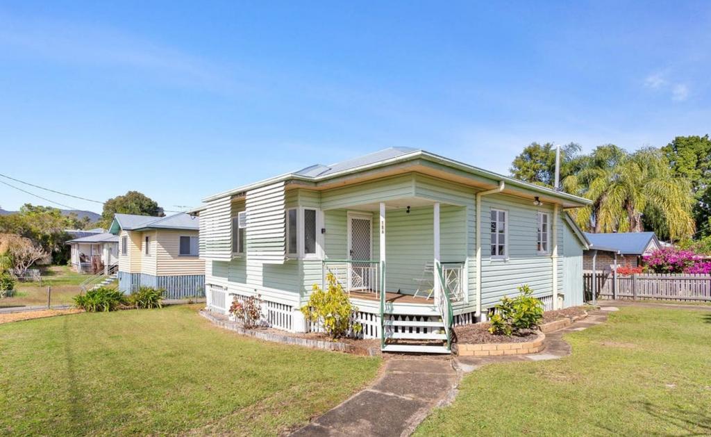 186 Elphinstone St, Berserker, QLD 4701