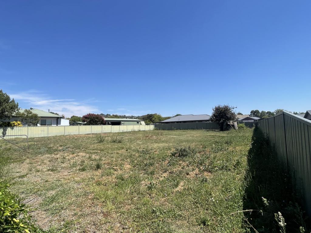 67 Broughton St, Tumut, NSW 2720