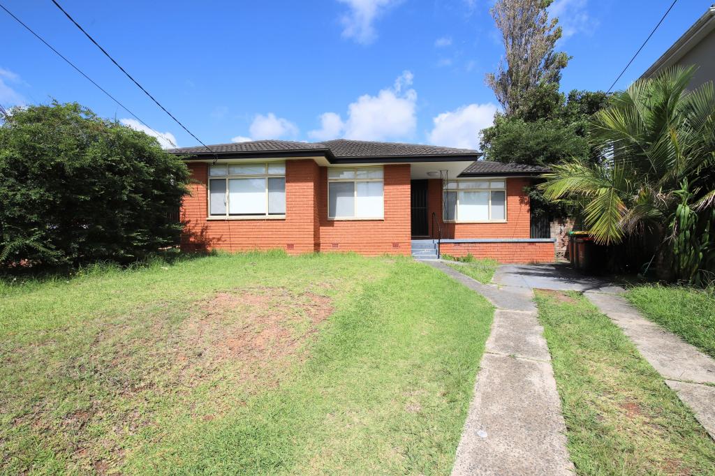 5 Karingal Pl, Greenacre, NSW 2190