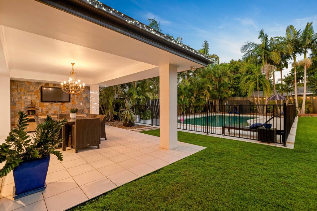 21 Dunbarton Ave, Bundall, QLD 4217