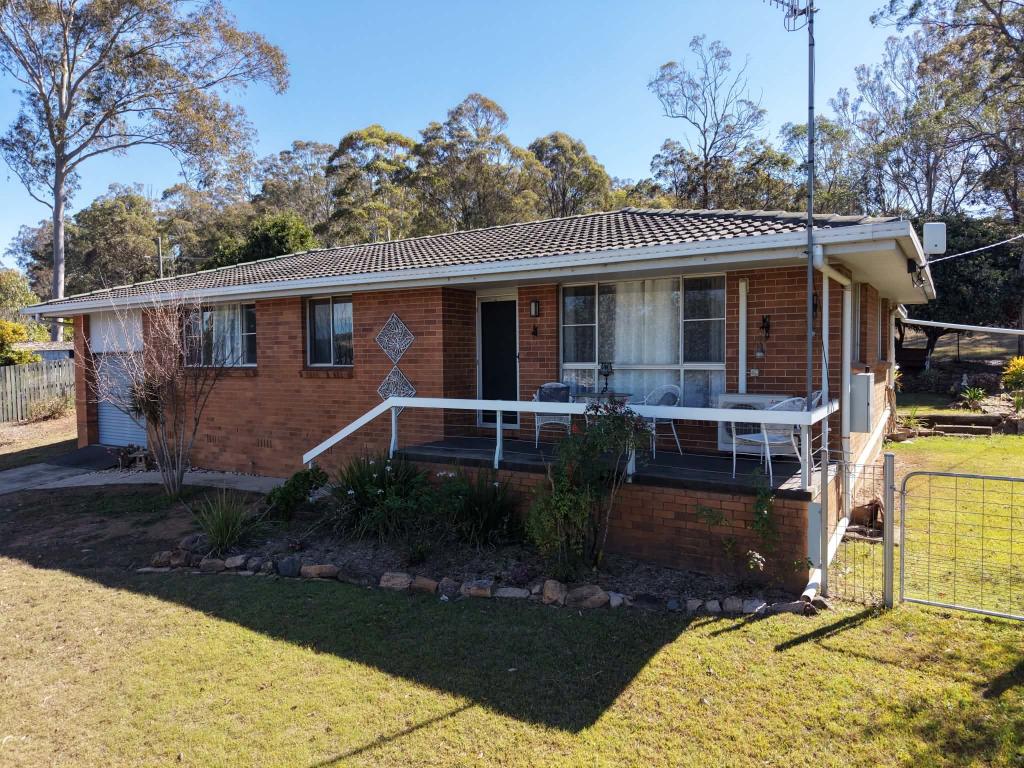 32 Railway Tce, Crows Nest, QLD 4355