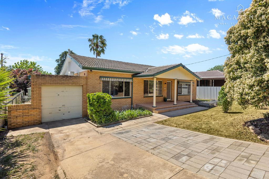 25 Leavenworth Dr, Mount Austin, NSW 2650
