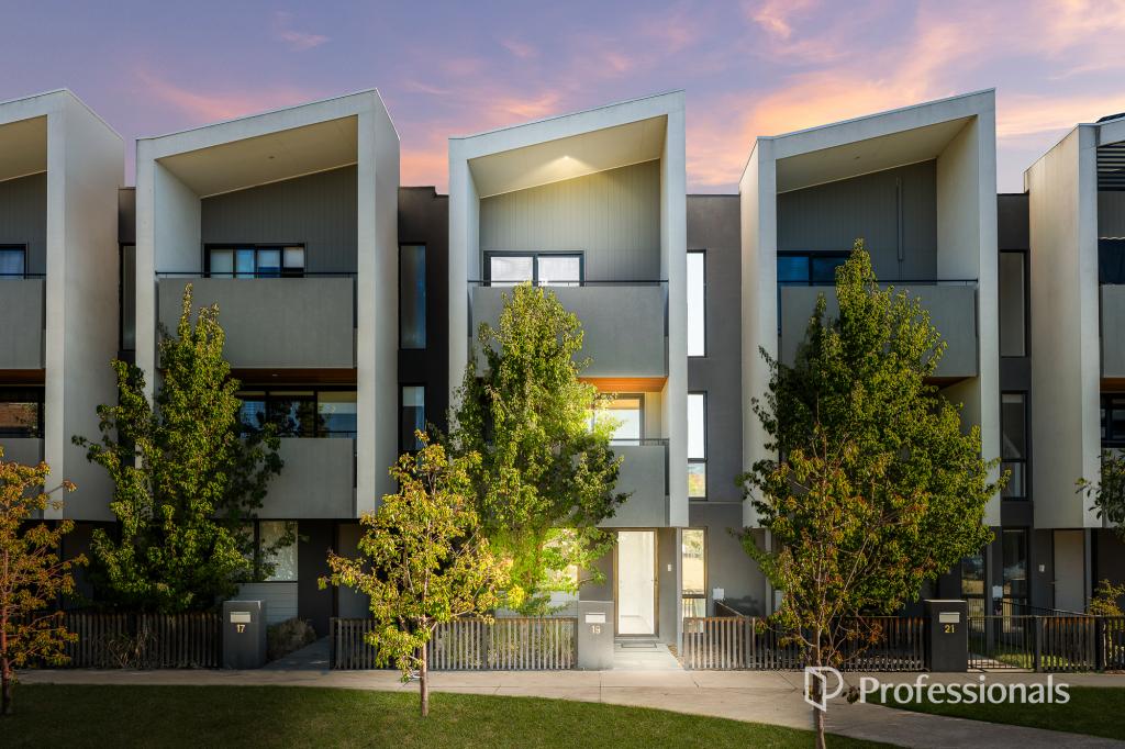 19 CELESTE WALK, CLAYTON SOUTH, VIC 3169