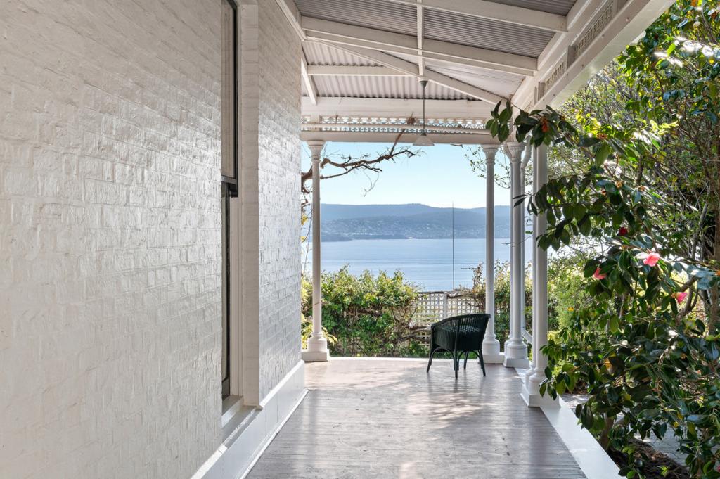 14 DRESDEN ST, SANDY BAY, TAS 7005