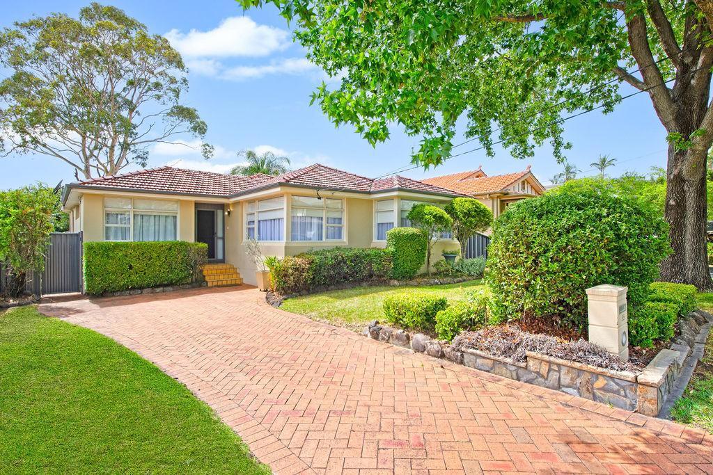 85 Apex Ave, Picnic Point, NSW 2213