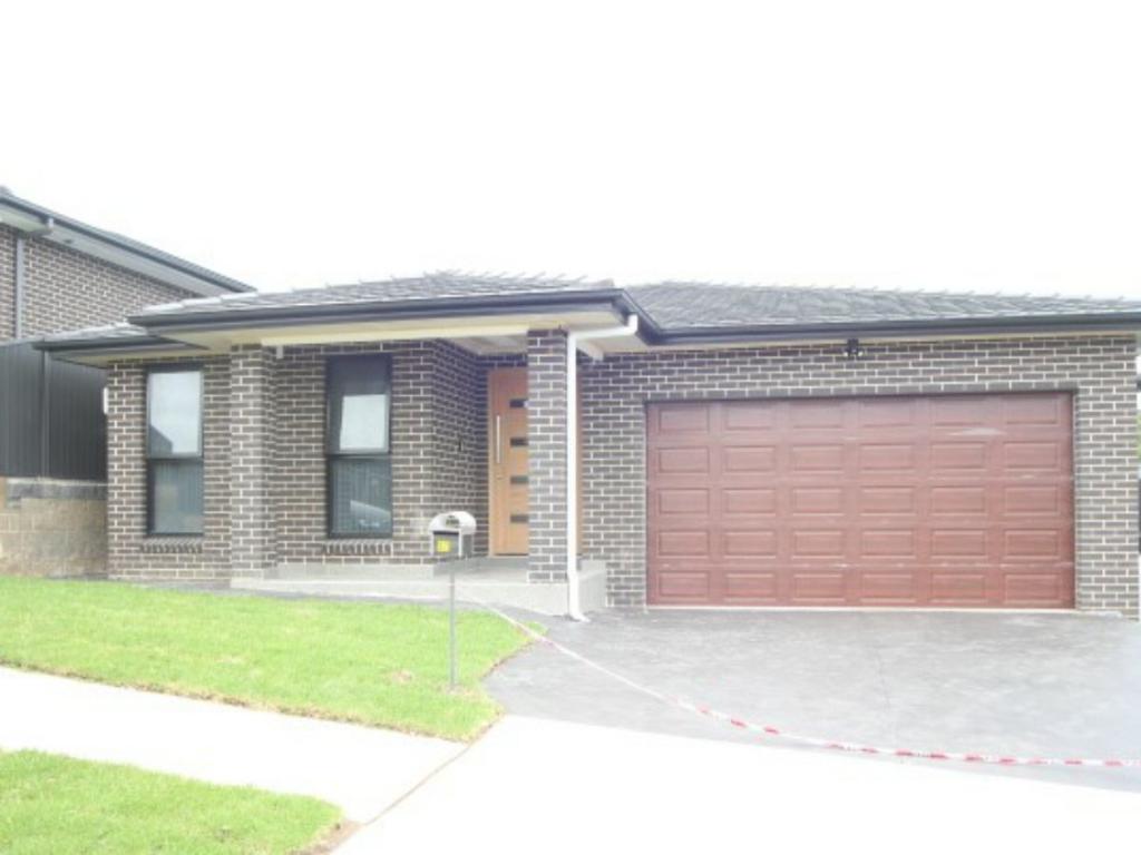 57 Fieldhouse Cct, Campbelltown, NSW 2560