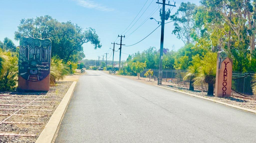 9 Mcdowell St, Yarloop, WA 6218