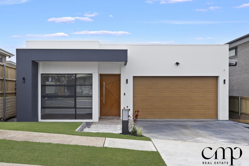 24 Binshaw Cres, Menangle Park, NSW 2563