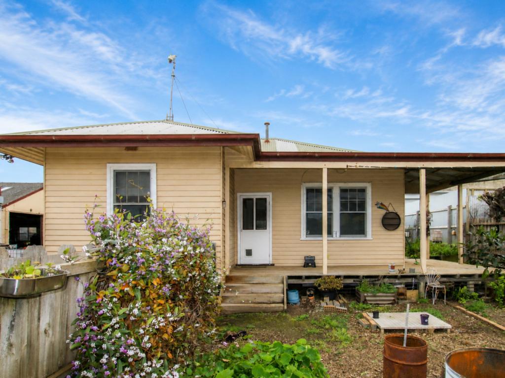 62-64 LAVA ST, WARRNAMBOOL, VIC 3280