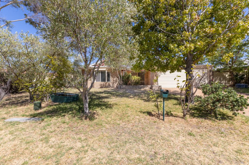 1 Warnt Ct, South Guildford, WA 6055