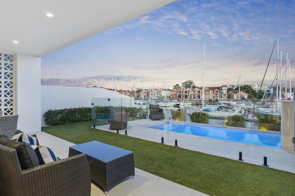 8943 THE POINT CCT, SANCTUARY COVE, QLD 4212