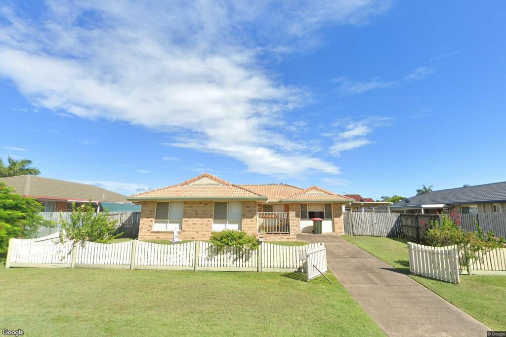 17 FORESHORE DR, URANGAN, QLD 4655