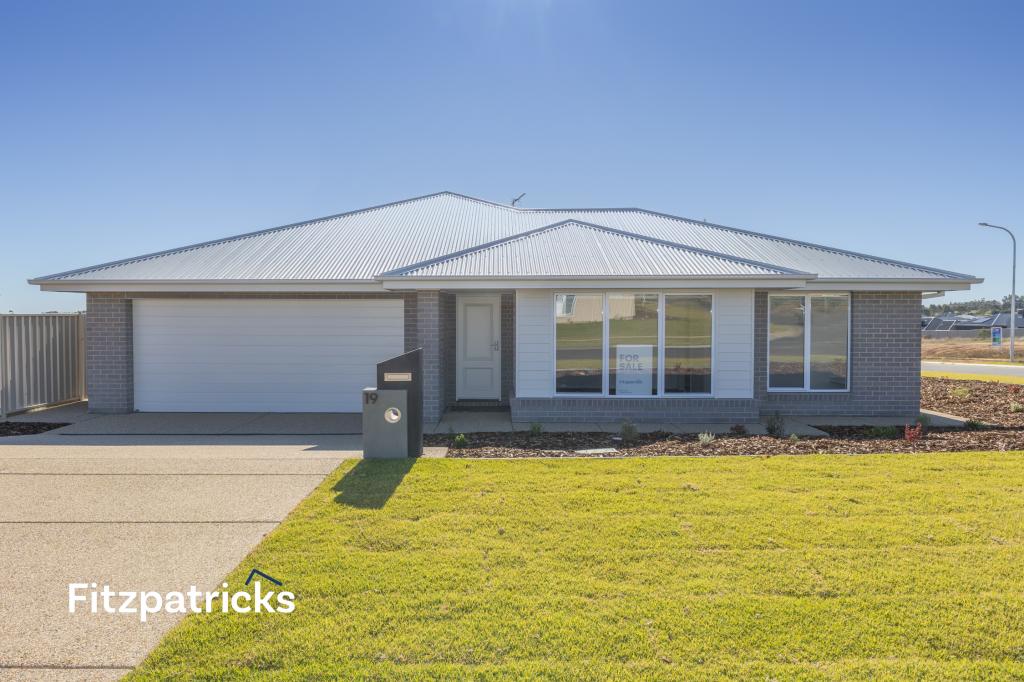 19 Burt St, Gobbagombalin, NSW 2650