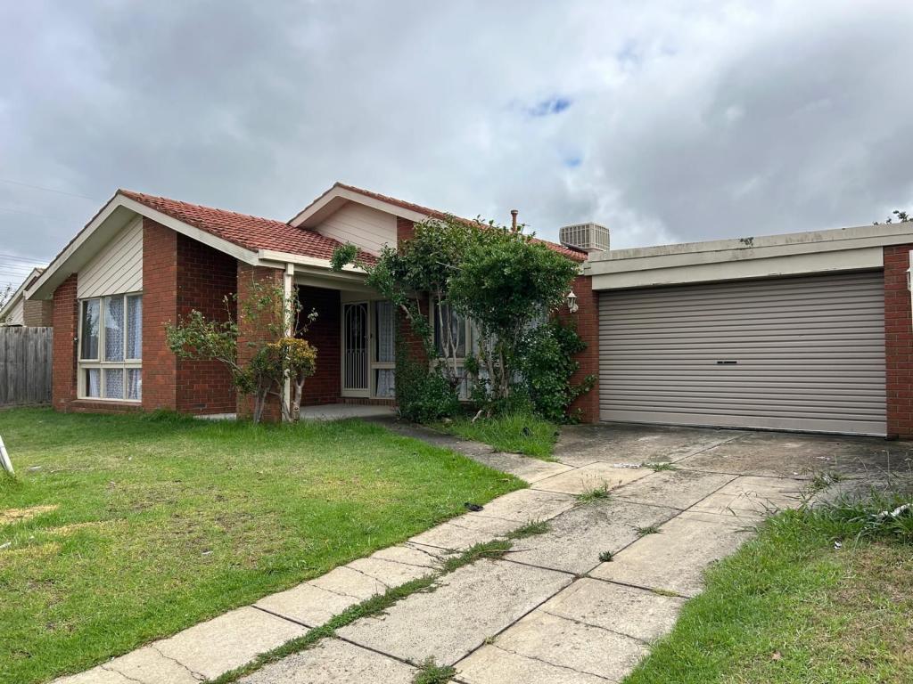 11 Rebecca Ct, Cranbourne North, VIC 3977