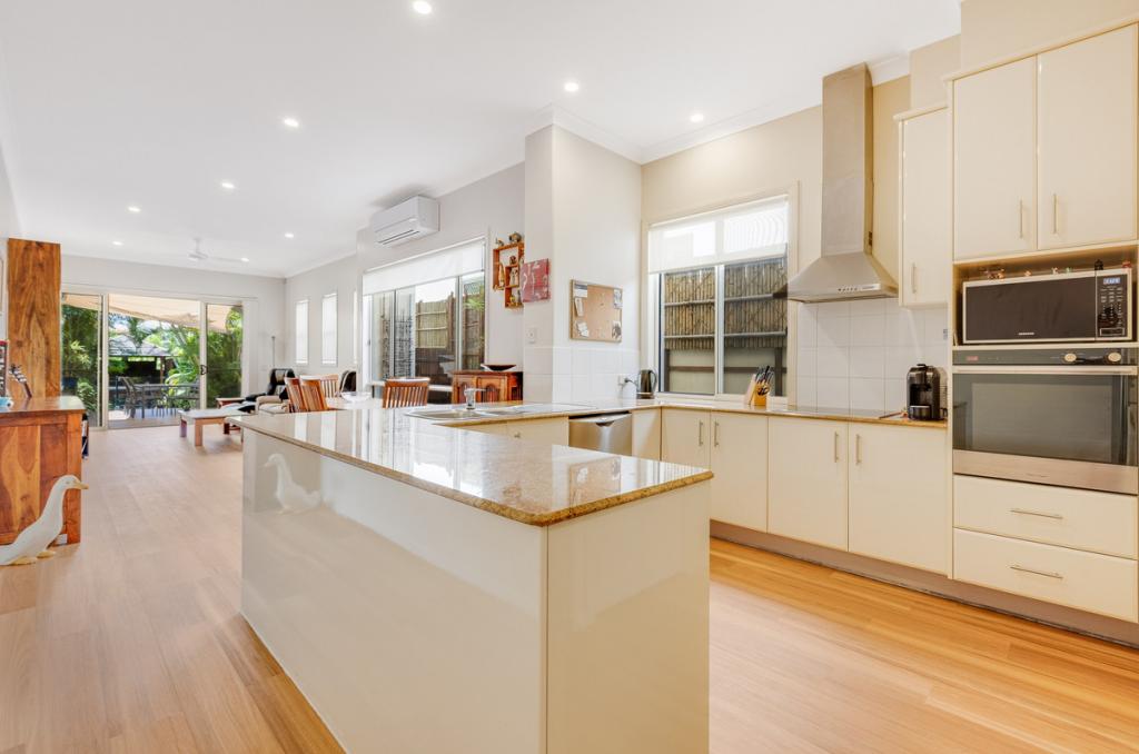 2/46 Mclean St, Coolangatta, QLD 4225