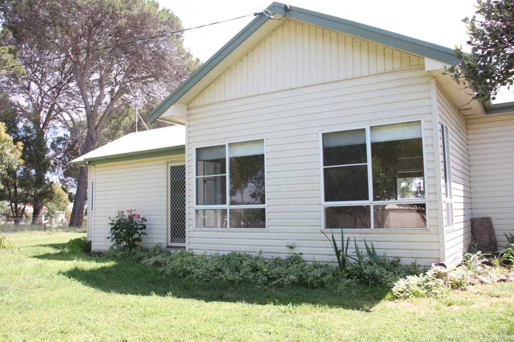 16 Grand Junction Rd, Yass, NSW 2582