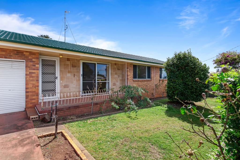 13 Fourth Ave, Harristown, QLD 4350