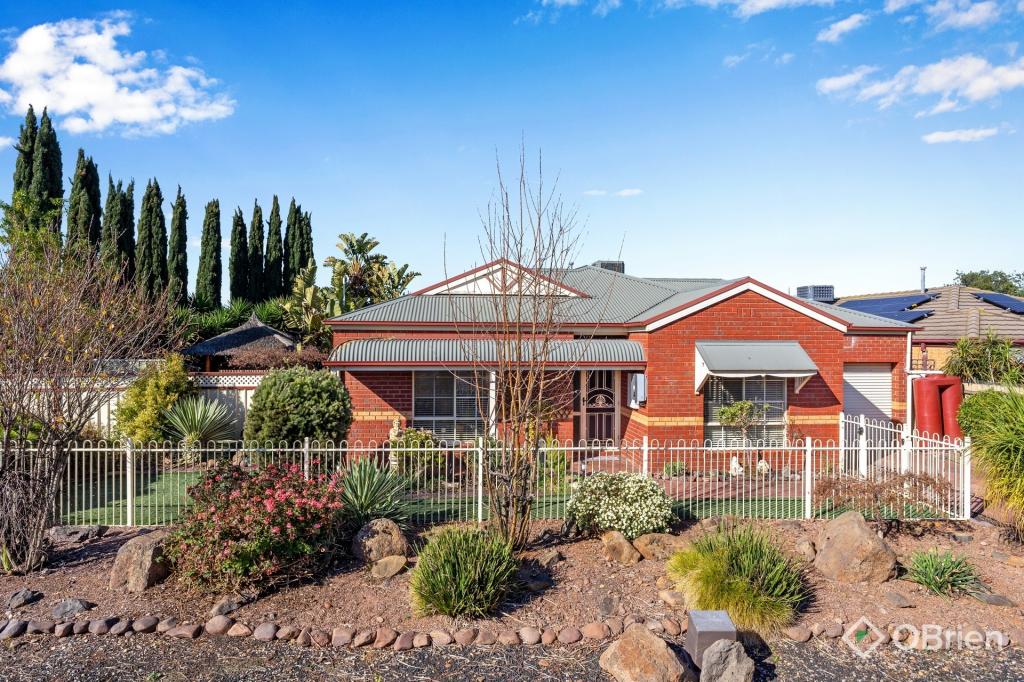1 Cromwell Cl, Melton South, VIC 3338