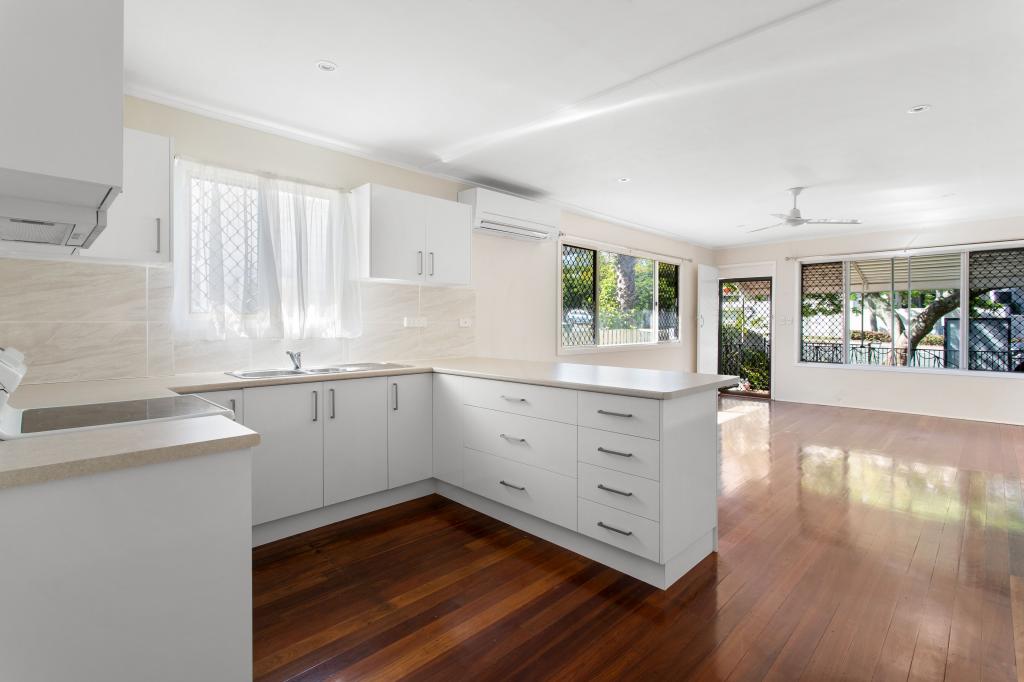 42 Anzac Ave, Redcliffe, QLD 4020