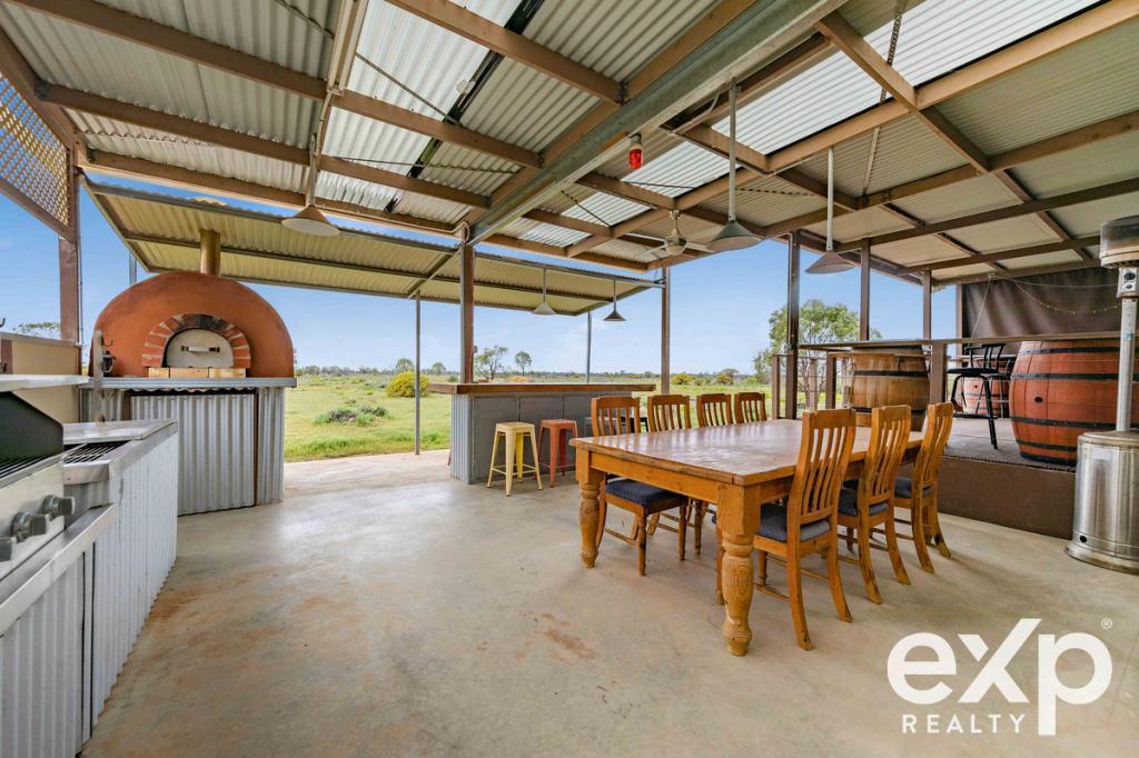 415 Mckay Rd, Blanchetown, SA 5357