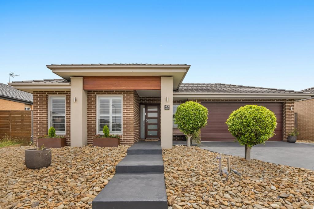 43 LINCOLN AVE, OFFICER, VIC 3809