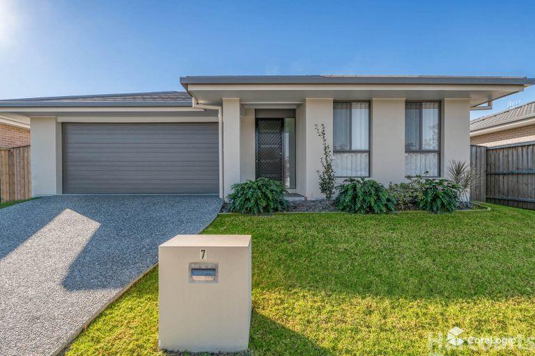 7 Graduation St, Thrumster, NSW 2444