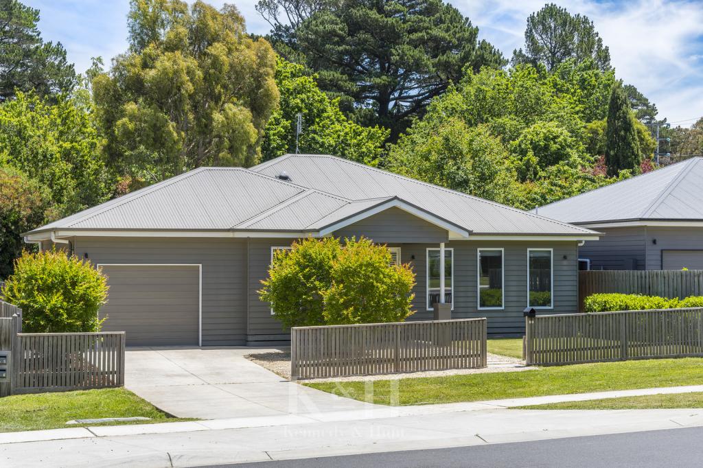 89 East St, Woodend, VIC 3442