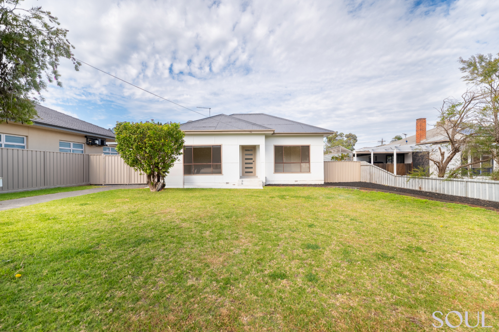 8 Almoola St, Griffith, NSW 2680