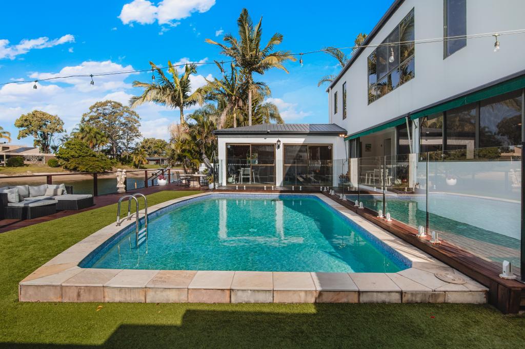 13 Bermuda St, Broadbeach Waters, QLD 4218