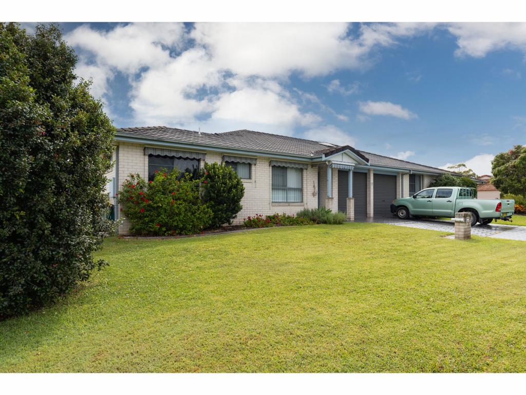 1/2 WAMARA CRES, FORSTER, NSW 2428