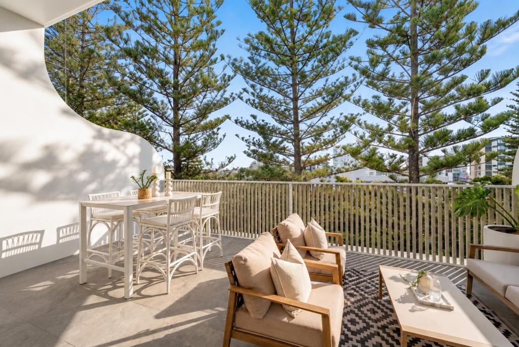 4/2 Twenty Second Ave, Palm Beach, QLD 4221