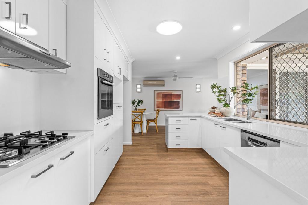 17 Duck St, Birkdale, QLD 4159