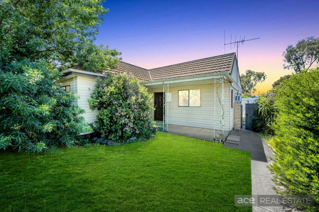 2 Brunel St, South Kingsville, VIC 3015